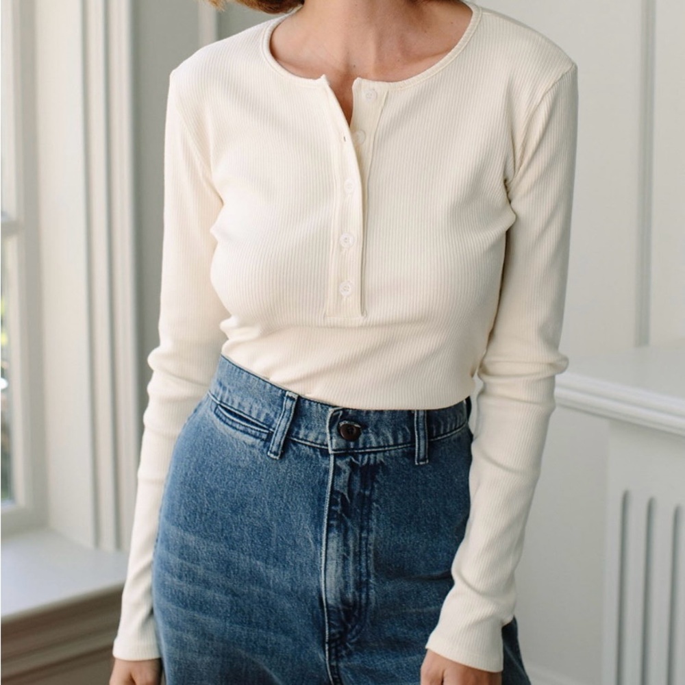 Aritzia Ivory Ribbed Long Sleeve Top